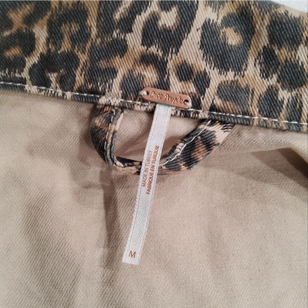 Free People Cropped Cheetah Print Denim Jacket Size M - Picture 9 of 15